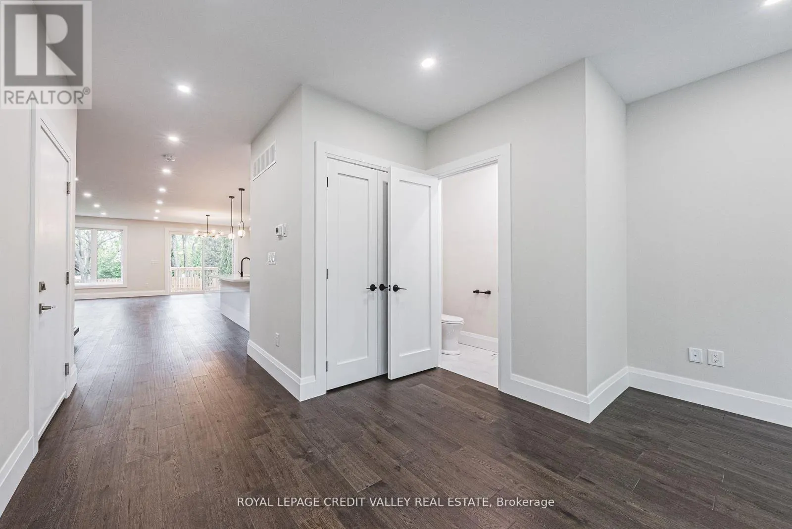 18 BELLMAN AVENUE