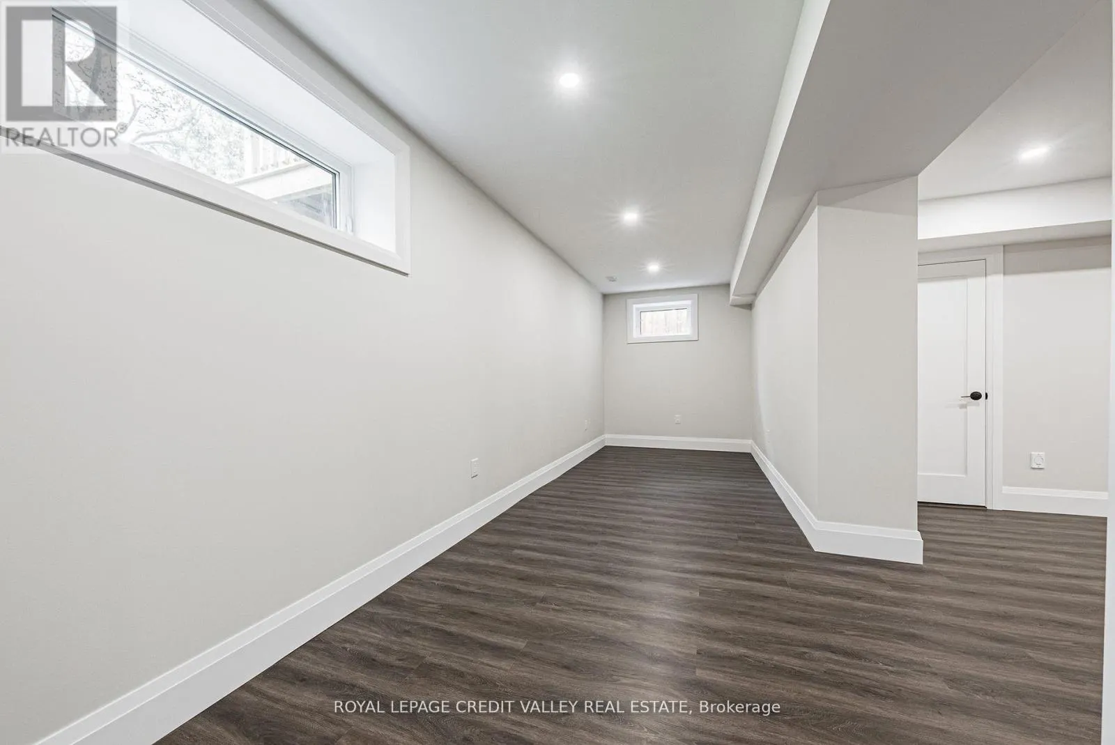 18 BELLMAN AVENUE