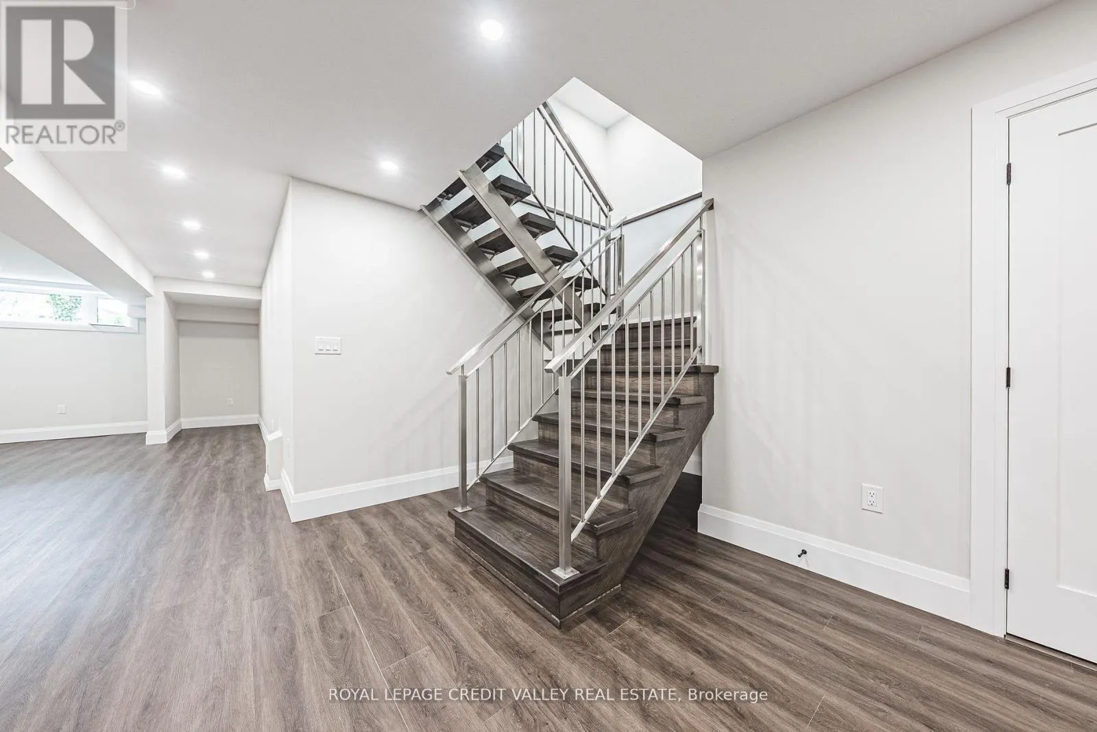 18 BELLMAN AVENUE
