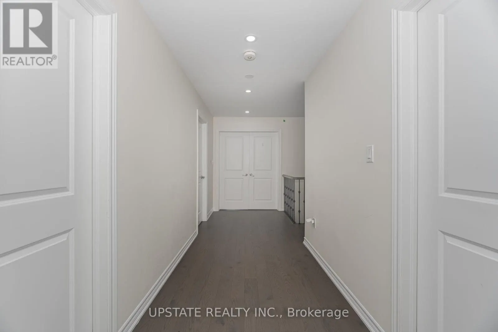 2 JENWOOD CRESCENT