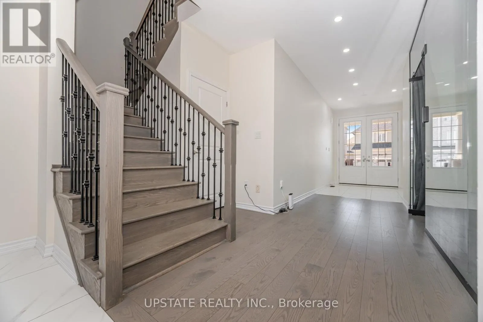 2 JENWOOD CRESCENT