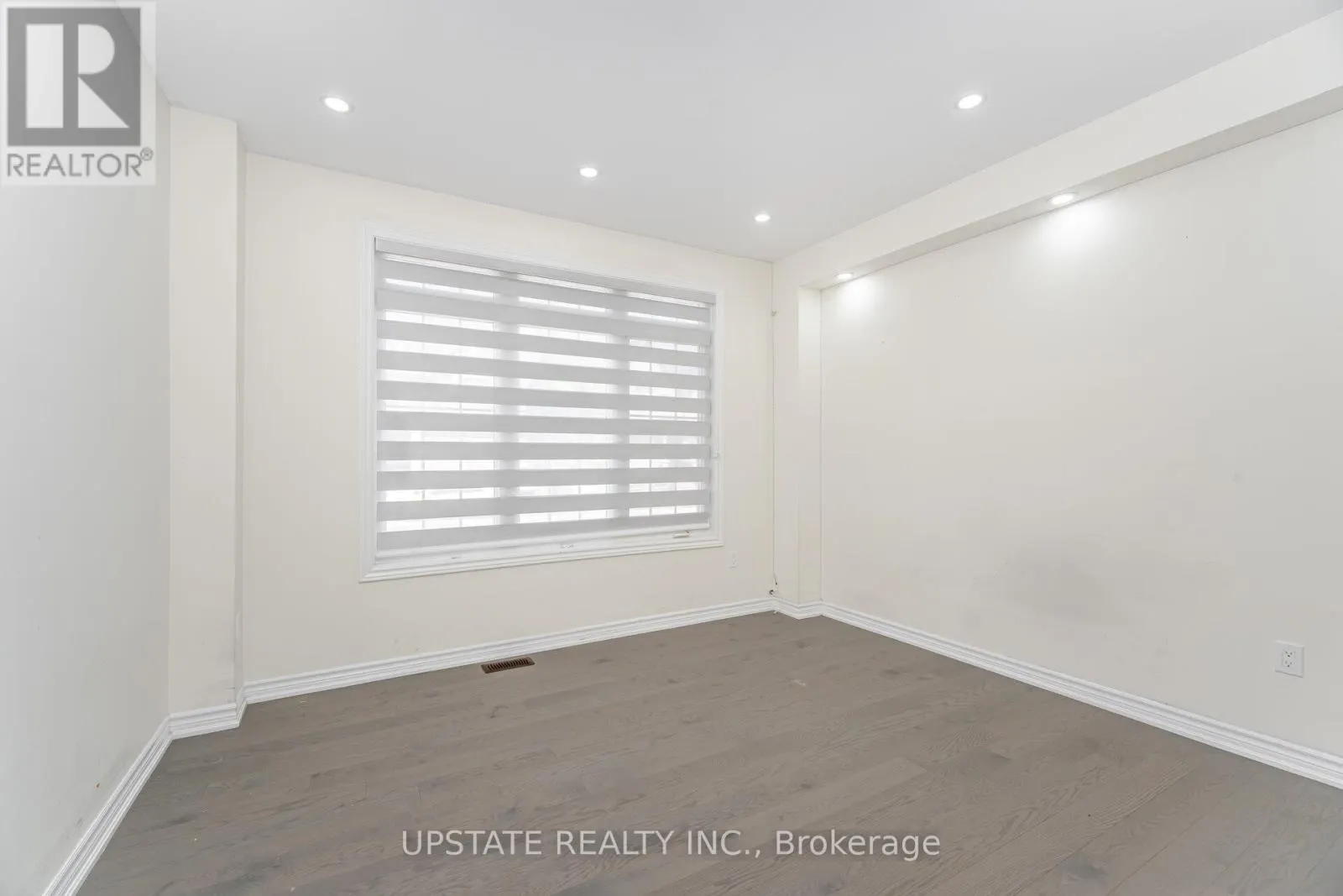 2 JENWOOD CRESCENT