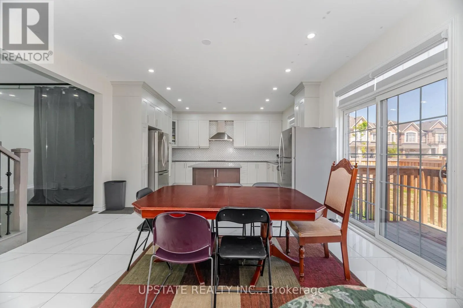 2 JENWOOD CRESCENT