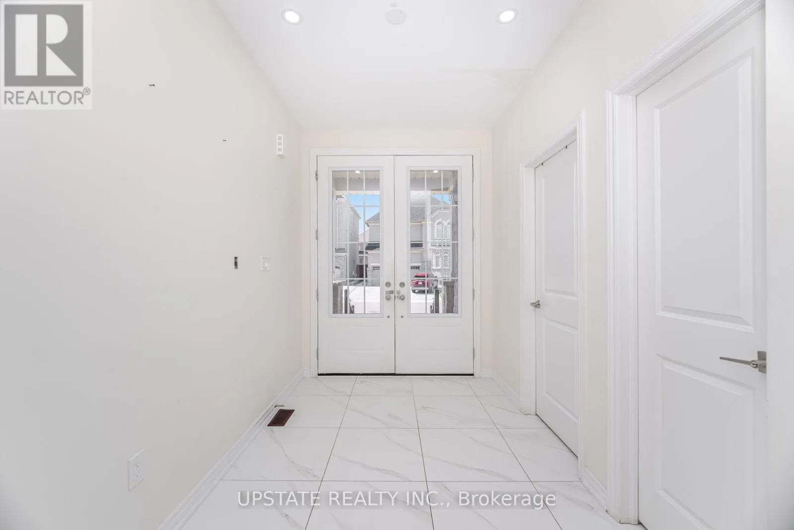 2 JENWOOD CRESCENT