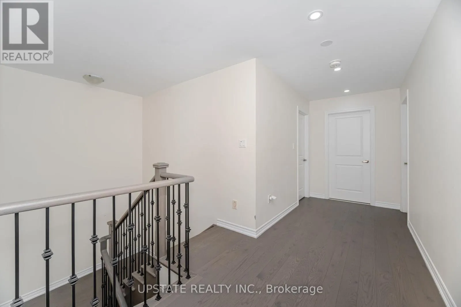 2 JENWOOD CRESCENT