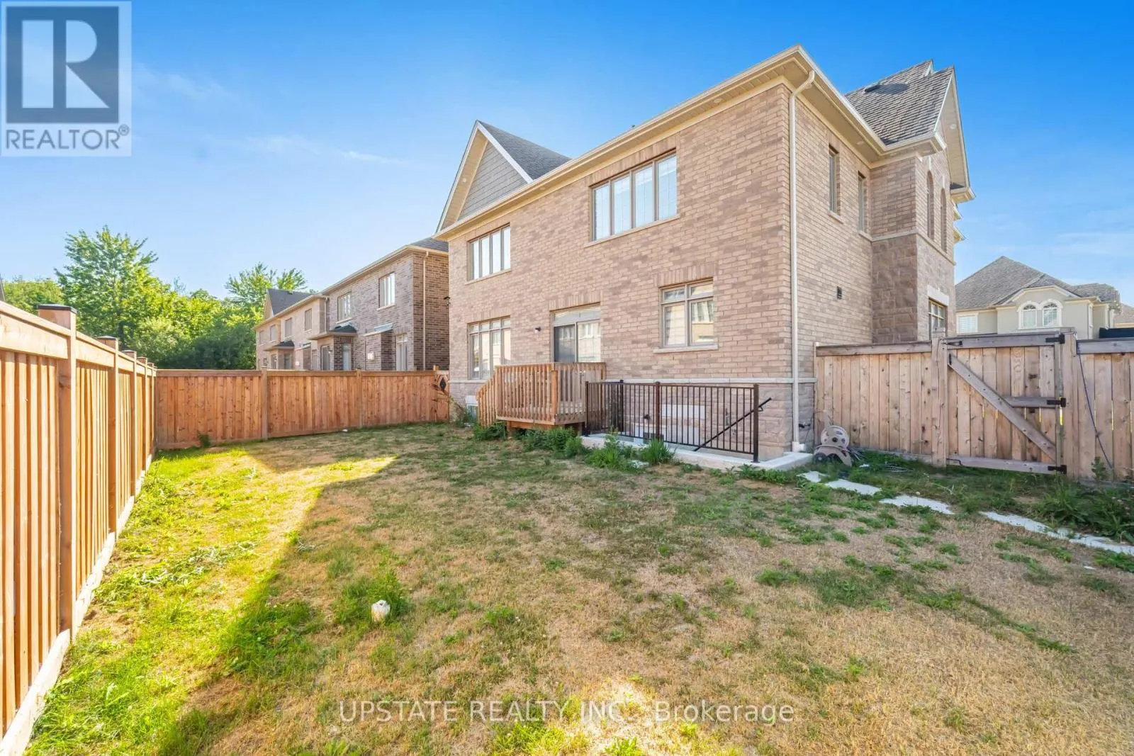 2 JENWOOD CRESCENT
