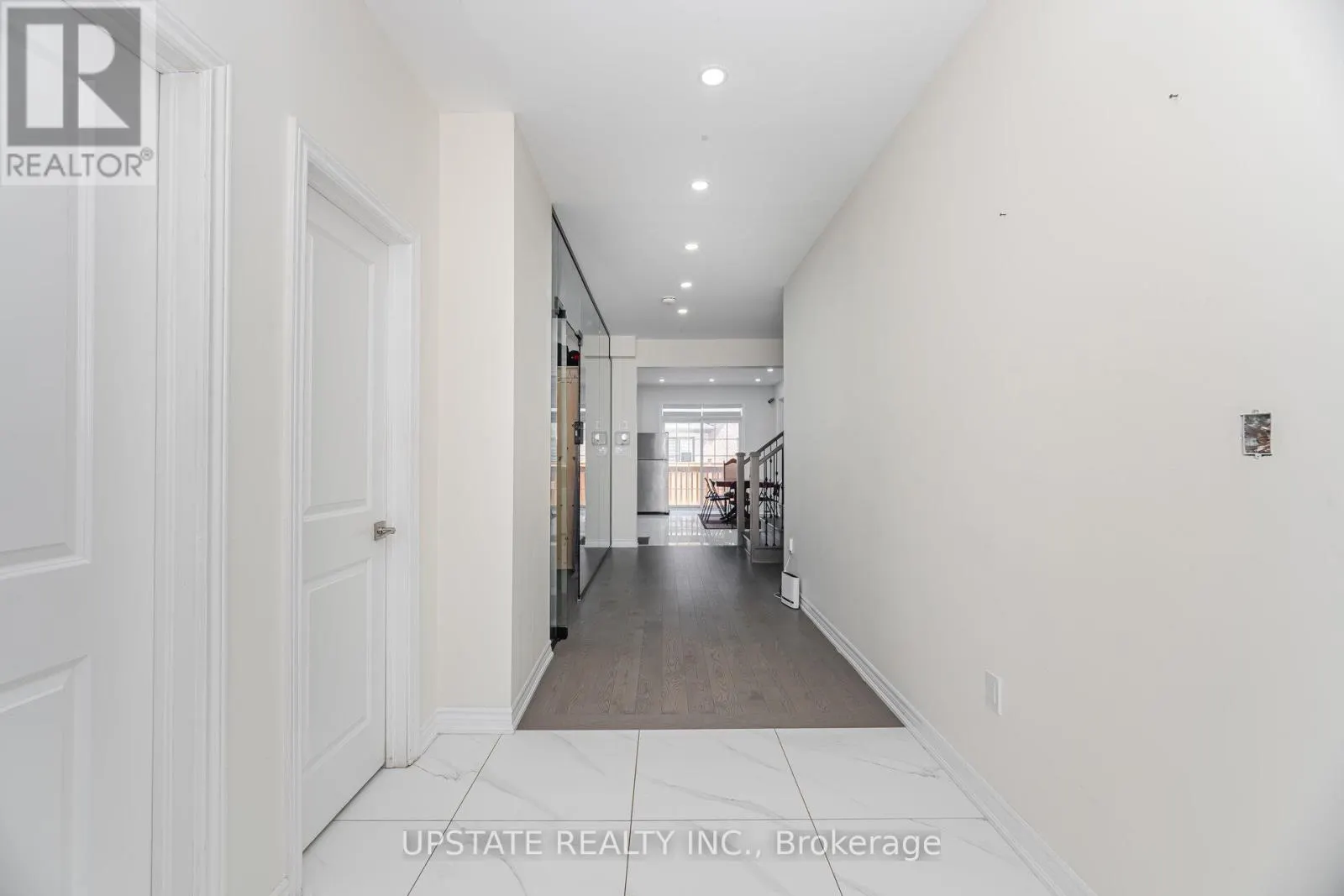 2 JENWOOD CRESCENT