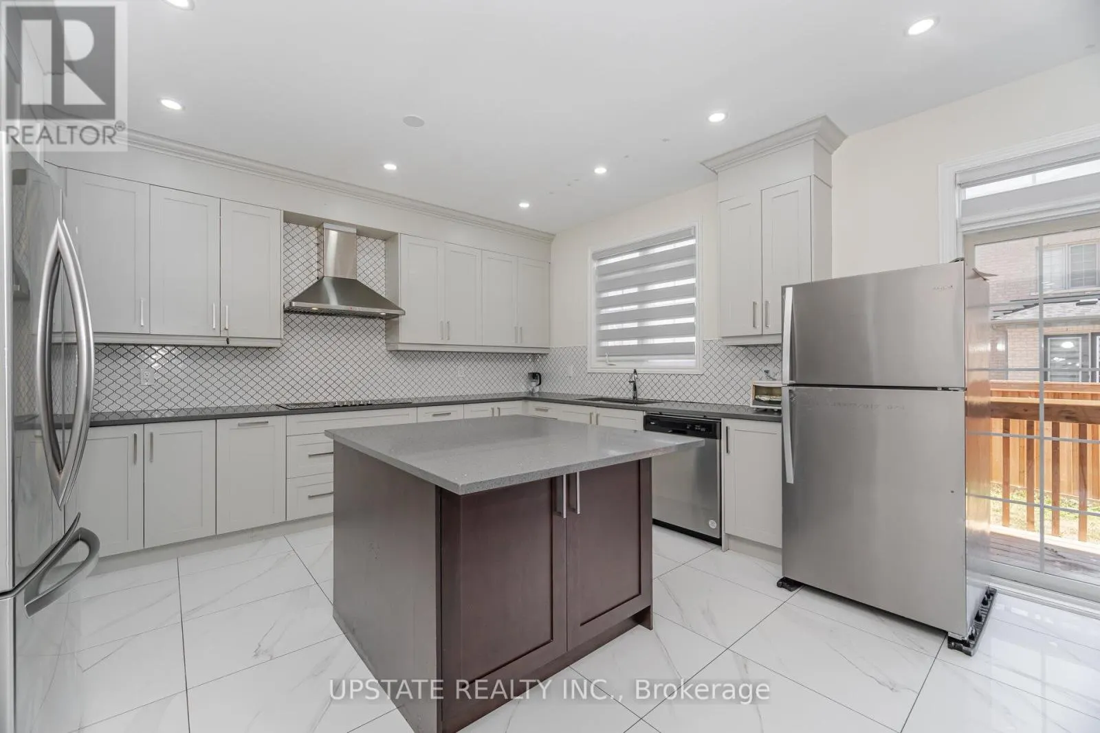 2 JENWOOD CRESCENT