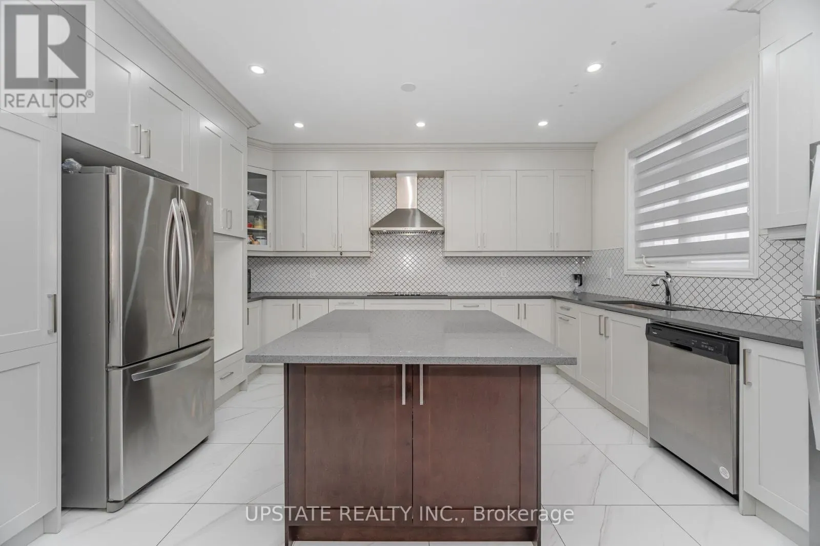 2 JENWOOD CRESCENT