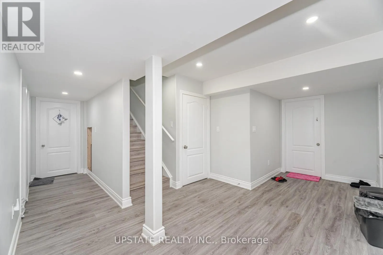 2 JENWOOD CRESCENT