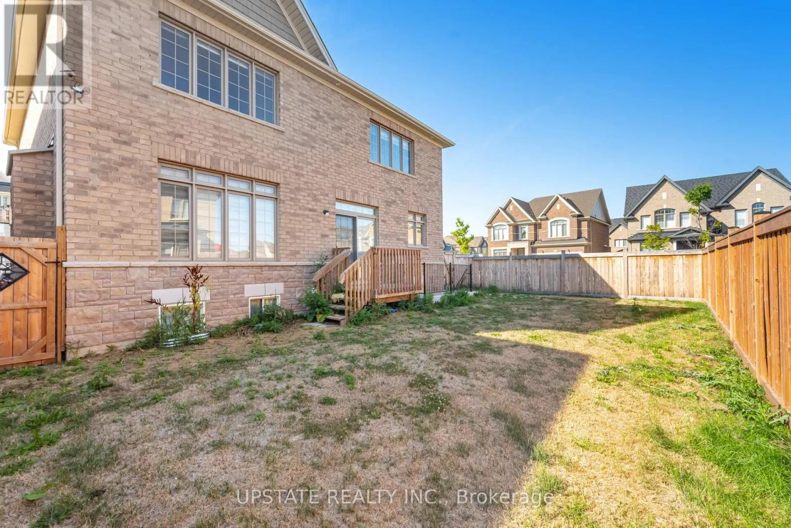 2 JENWOOD CRESCENT