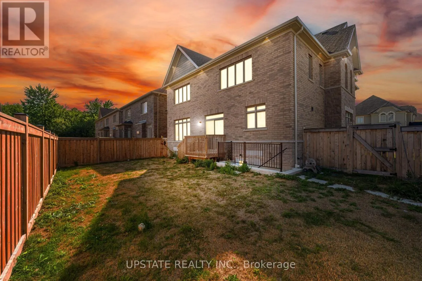 2 JENWOOD CRESCENT