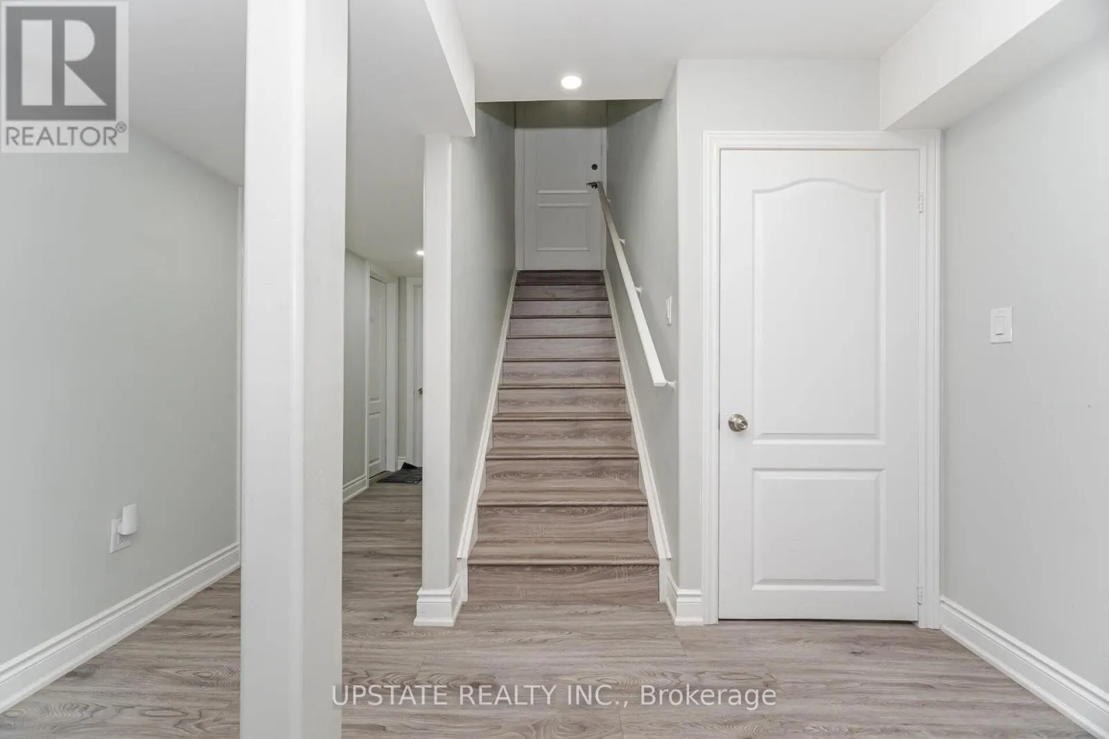 2 JENWOOD CRESCENT