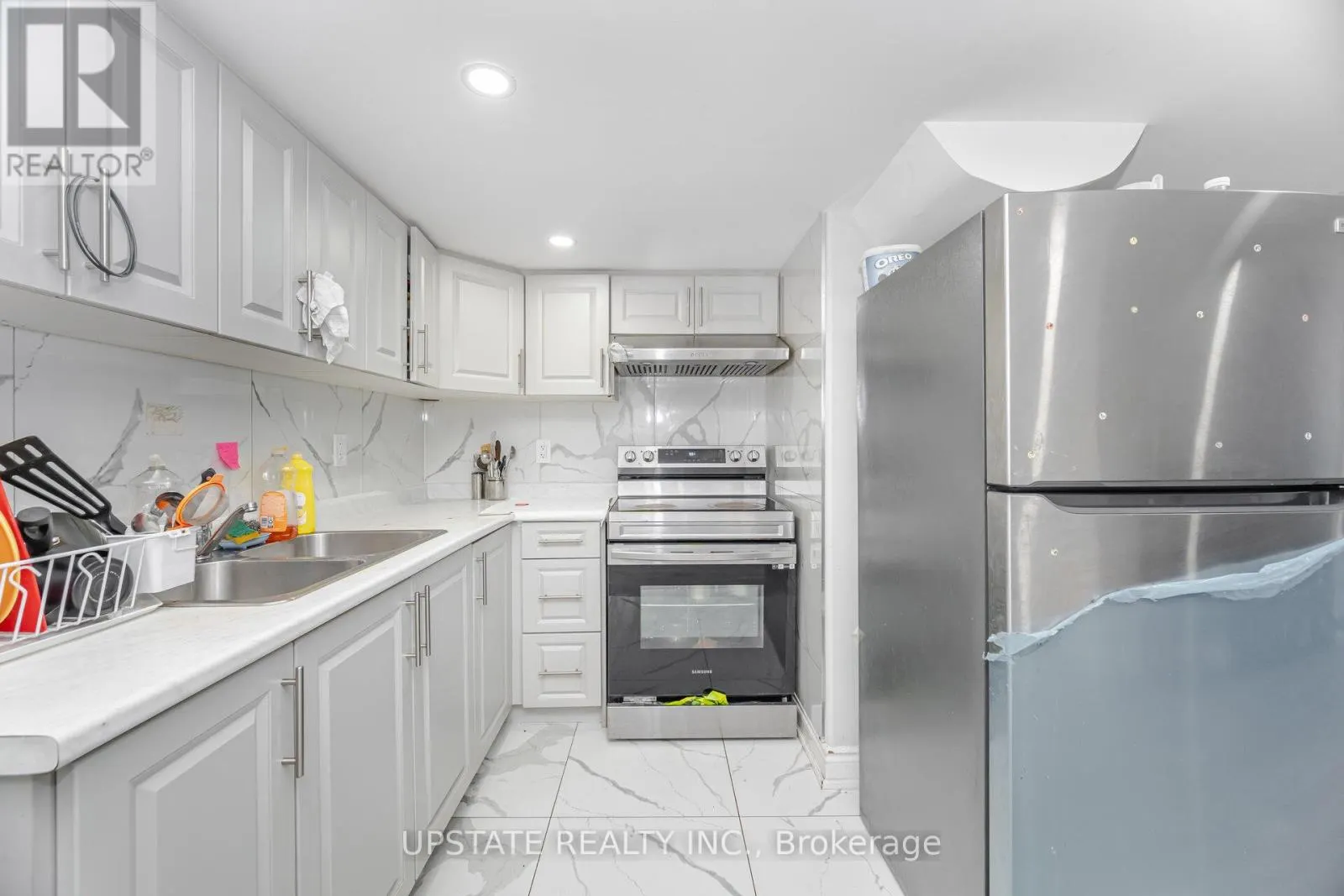 2 JENWOOD CRESCENT