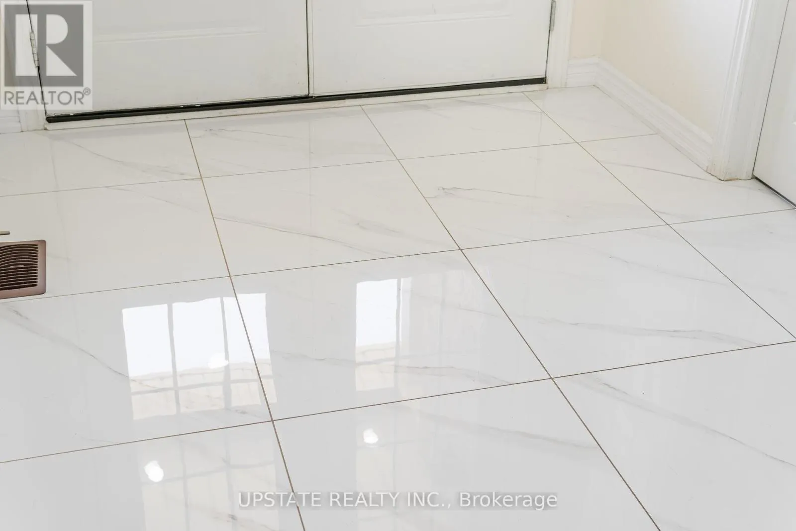 2 JENWOOD CRESCENT
