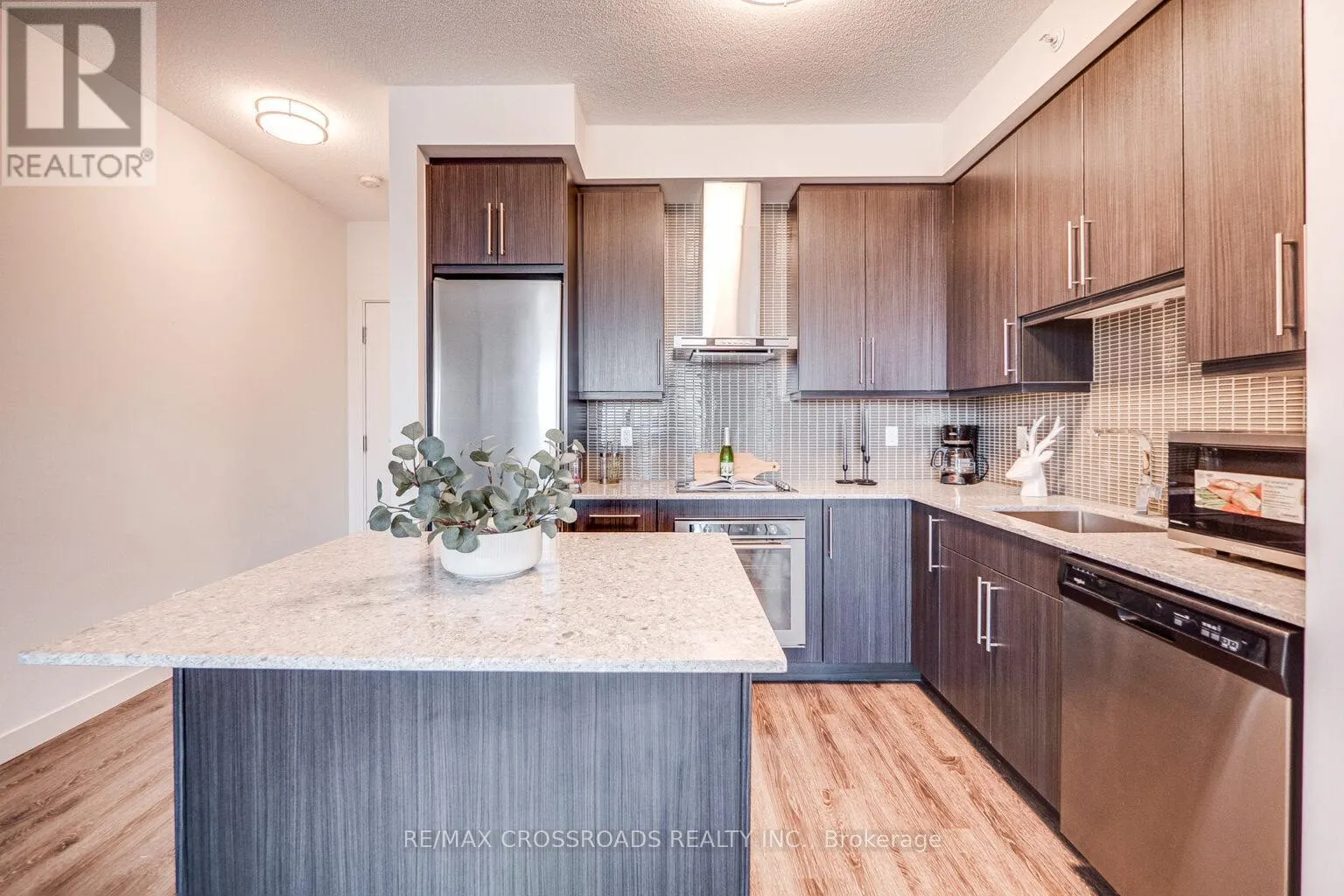 502 - 2093 FAIRVIEW STREET