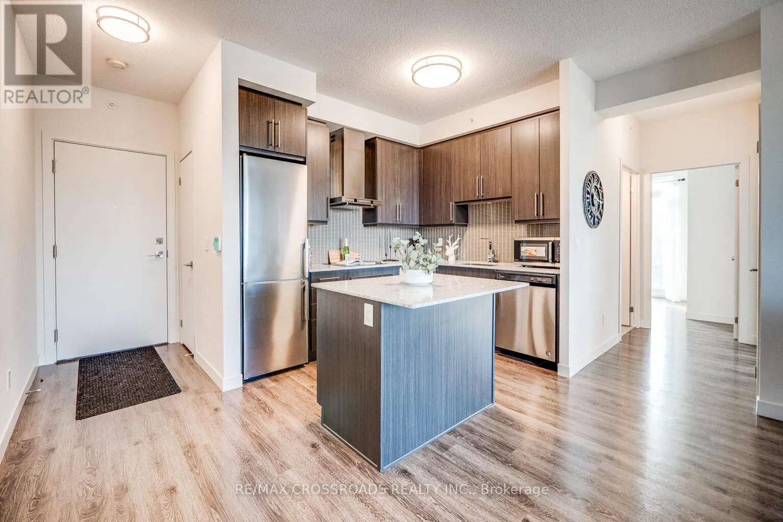 502 - 2093 FAIRVIEW STREET
