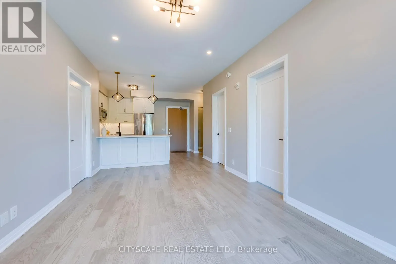 205 - 128 GROVEWOOD COMMON