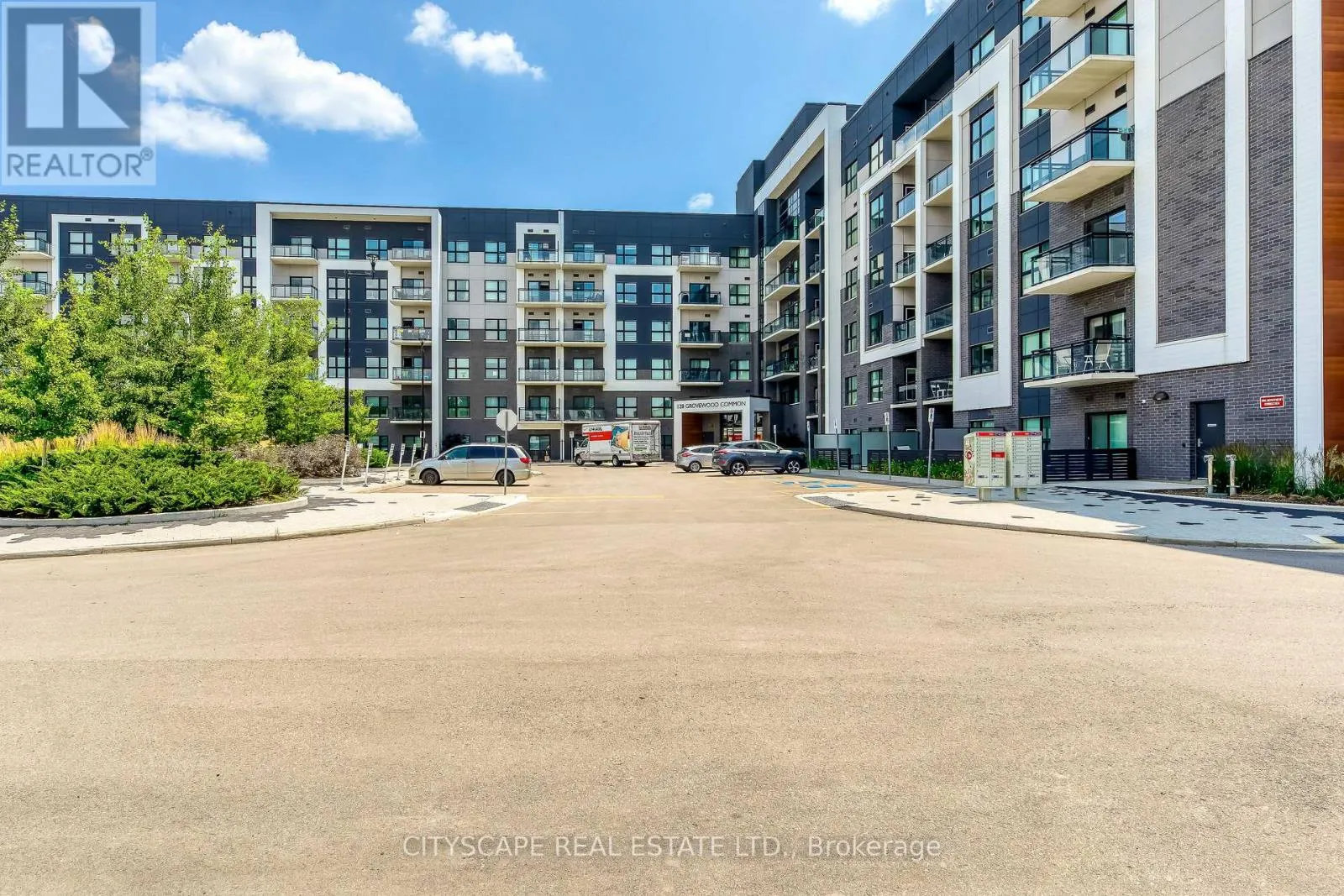 205 - 128 GROVEWOOD COMMON