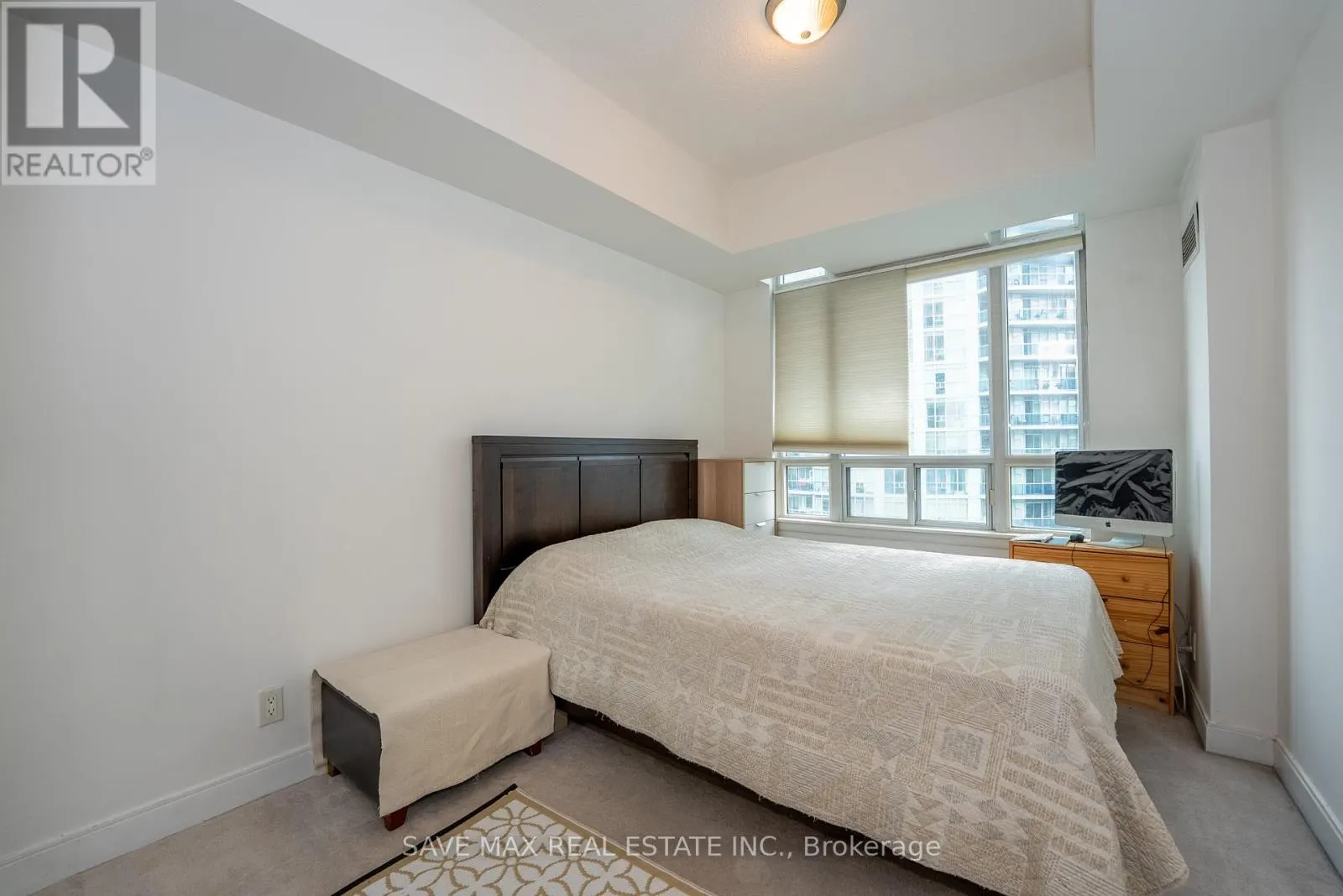 1907 - 90 ABSOLUTE AVENUE
