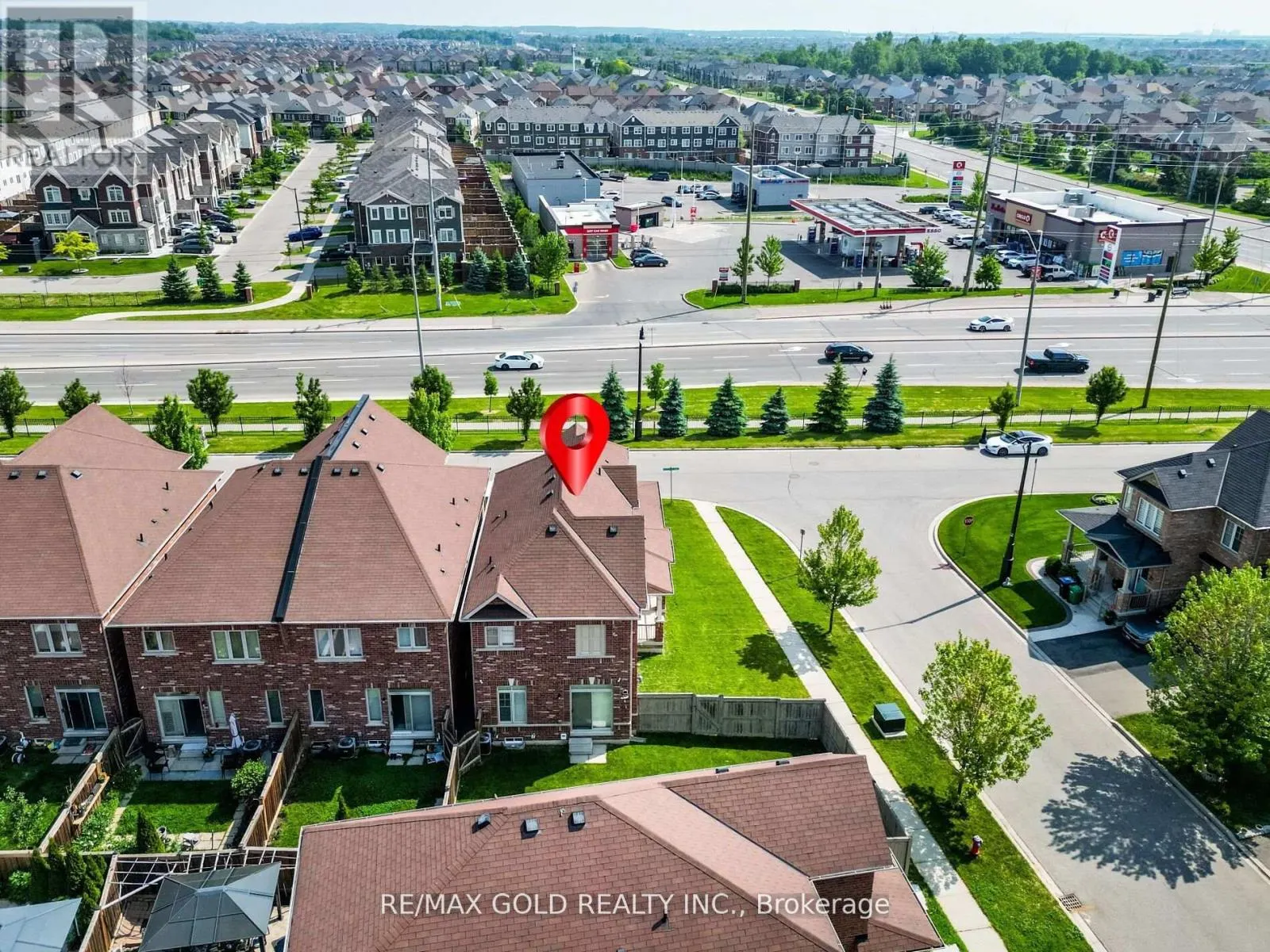 37 KEMPENFELT DRIVE