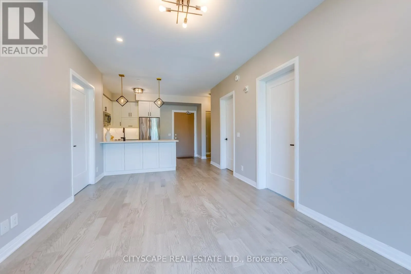 205 - 128 GROVEWOOD COMMON