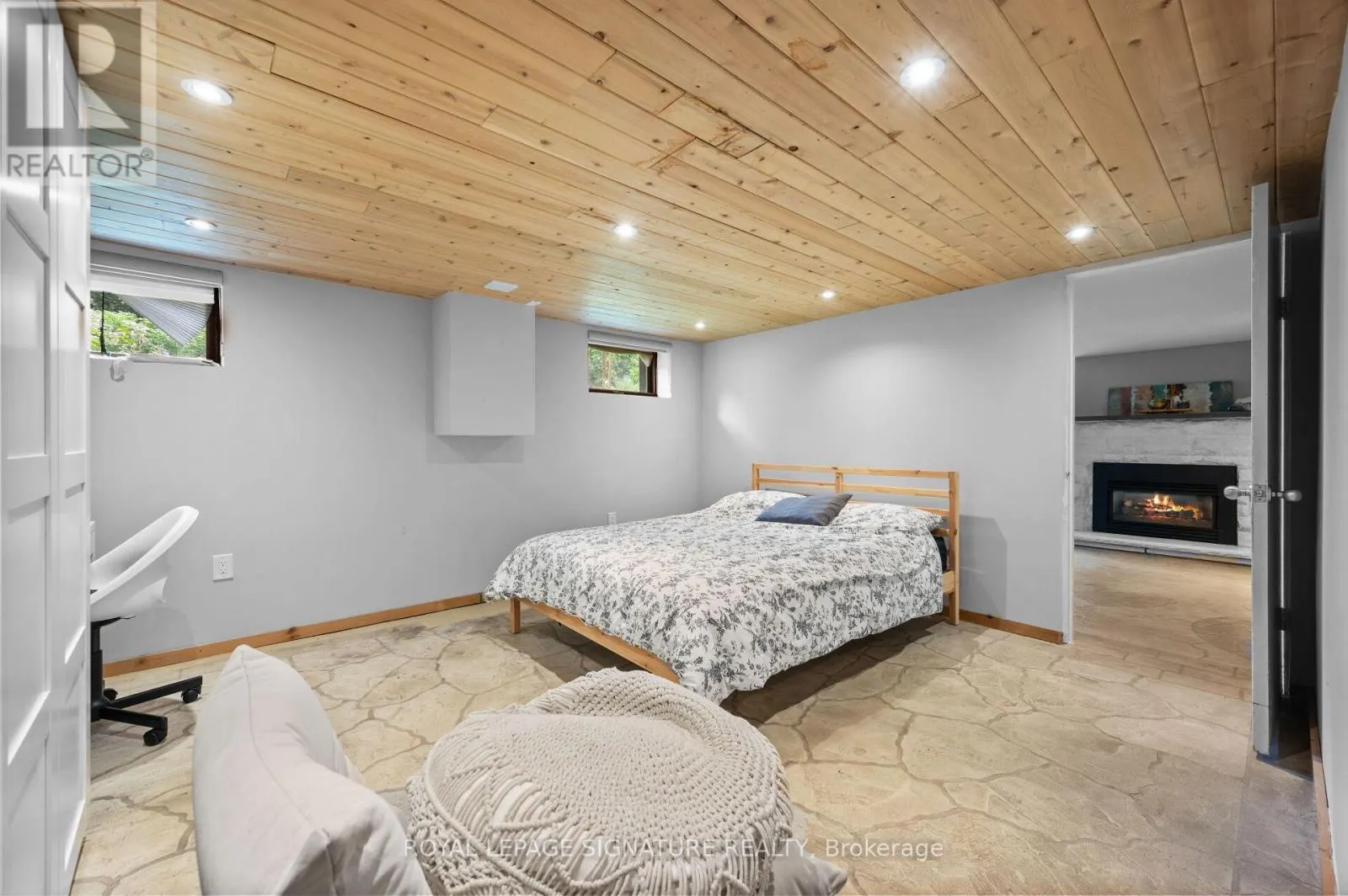 2234 GORDON DRIVE