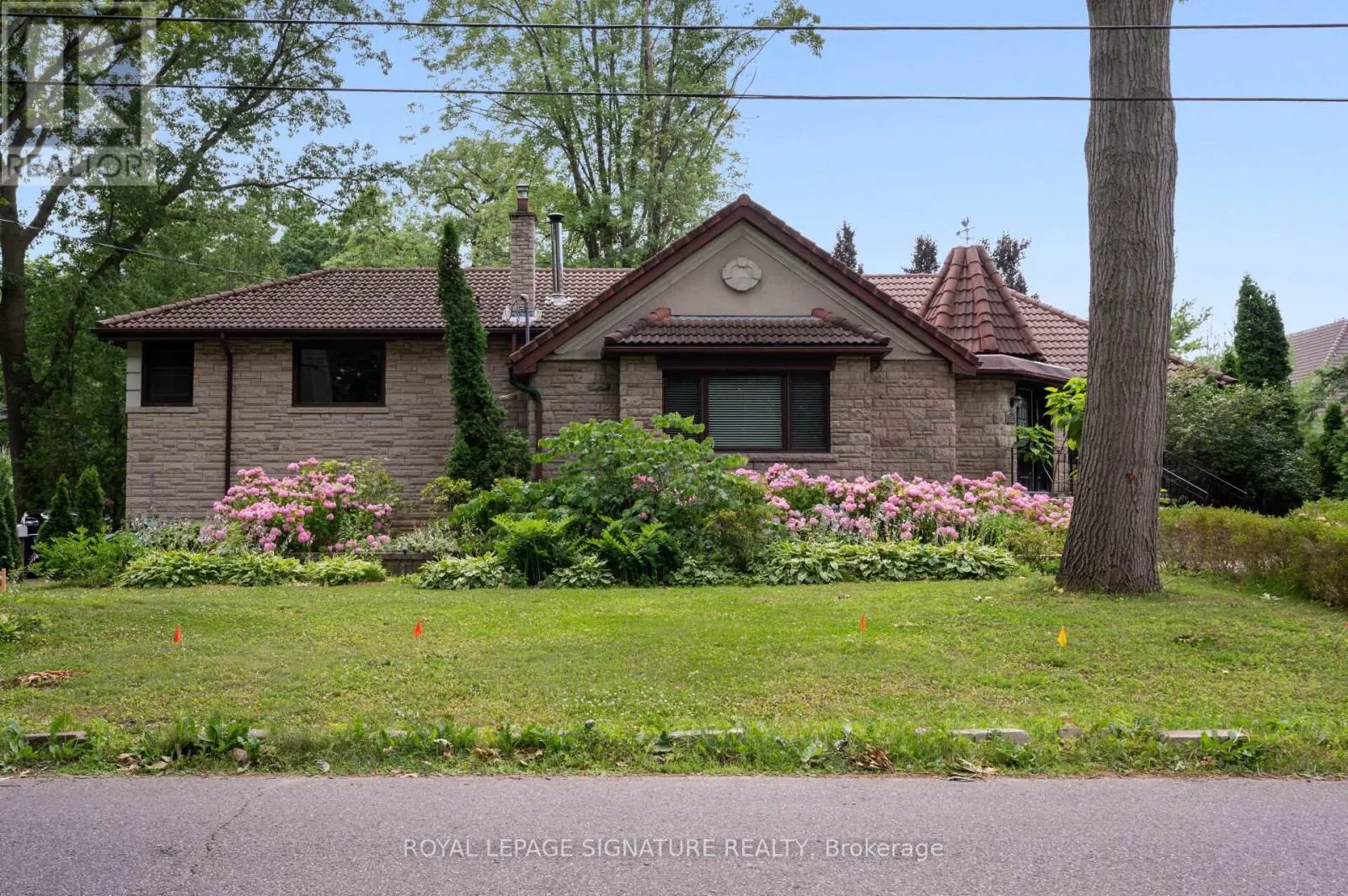 2234 GORDON DRIVE
