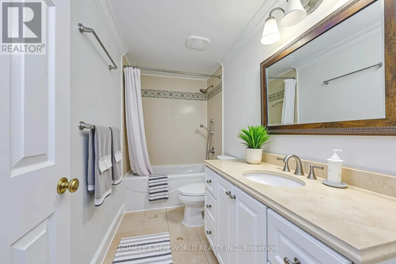 3957 RENFREW CRESCENT