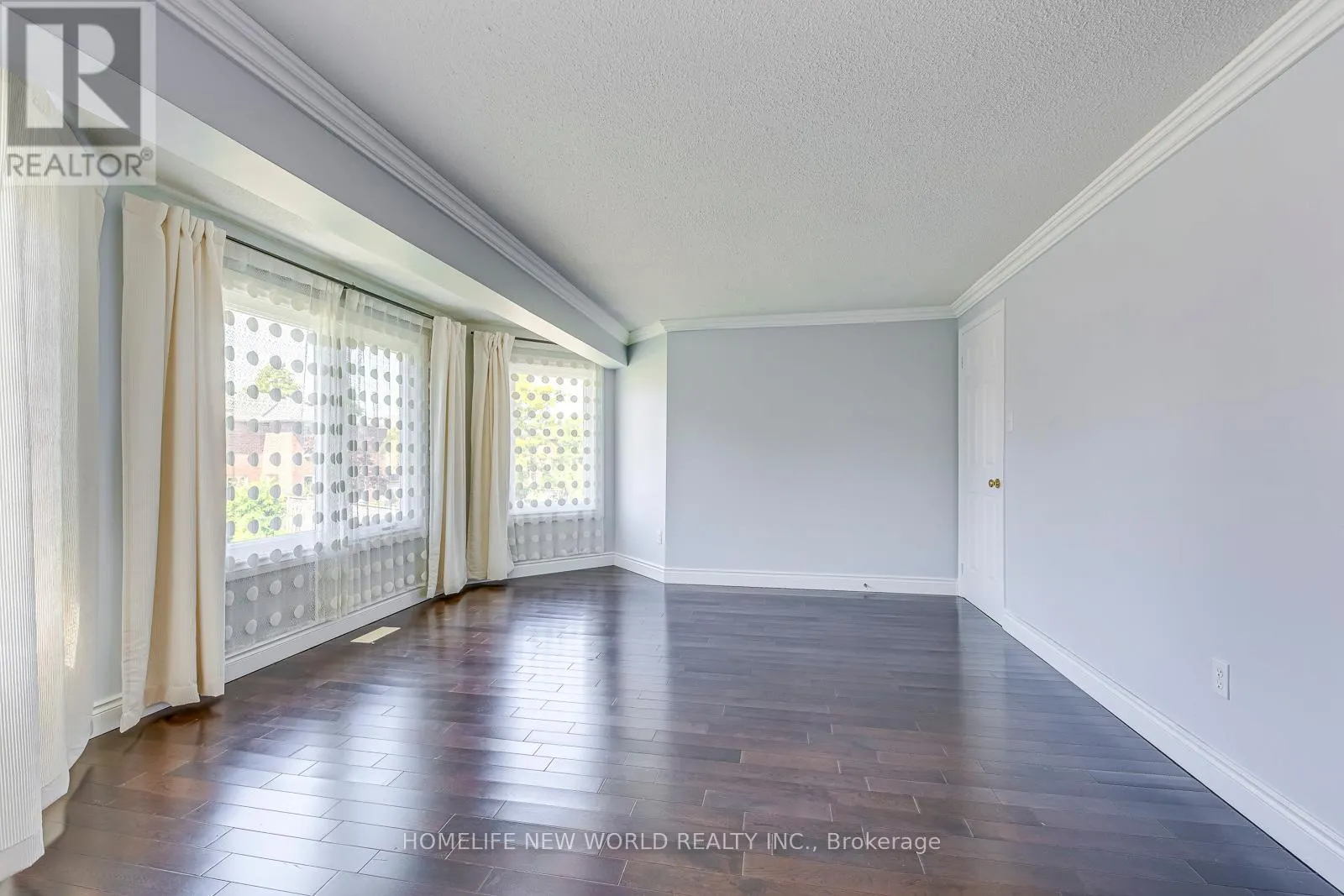 3957 RENFREW CRESCENT