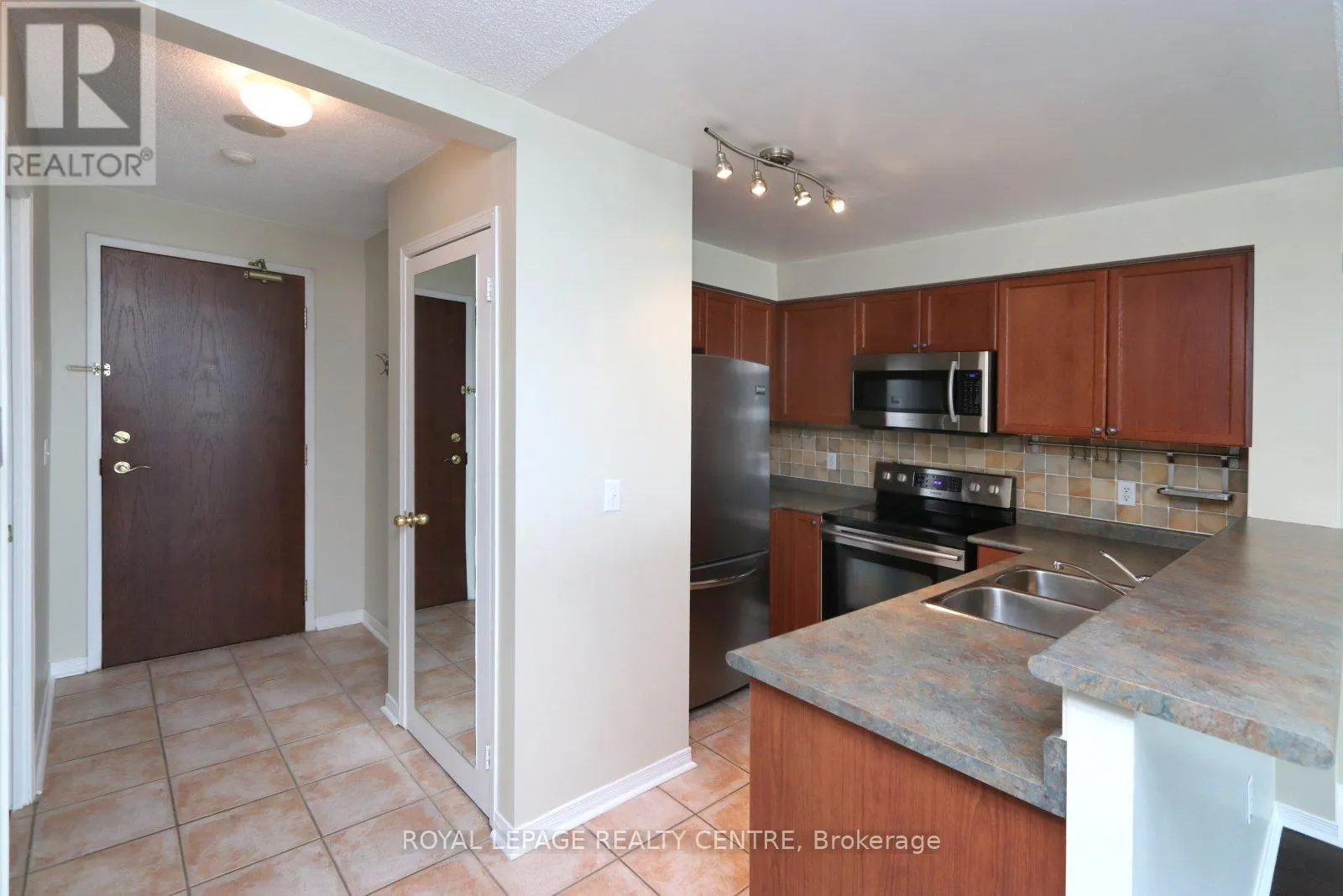 1604 - 15 MICHAEL POWER PLACE
