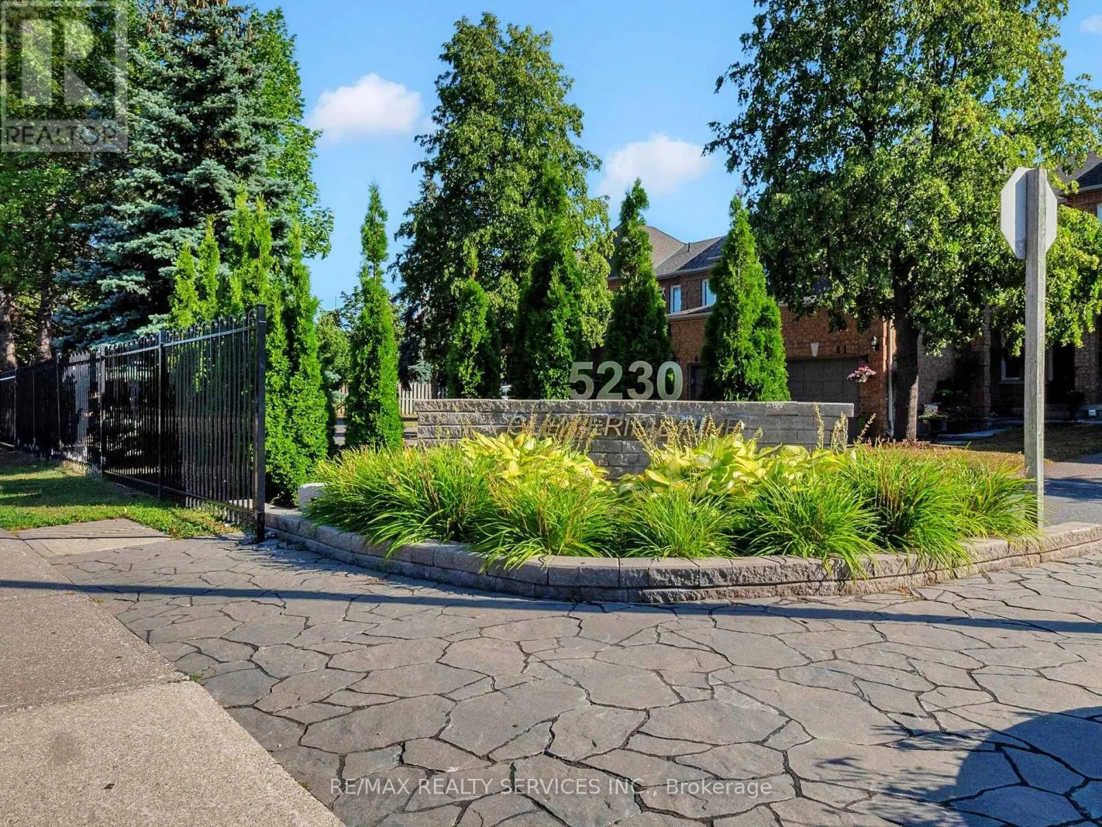 96 - 5230 GLEN ERIN DRIVE