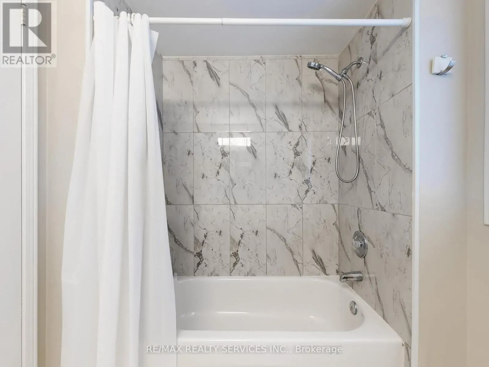 96 - 5230 GLEN ERIN DRIVE