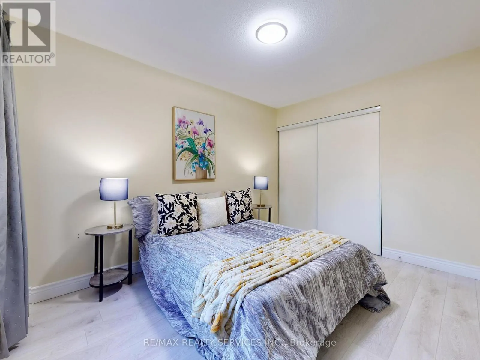 96 - 5230 GLEN ERIN DRIVE