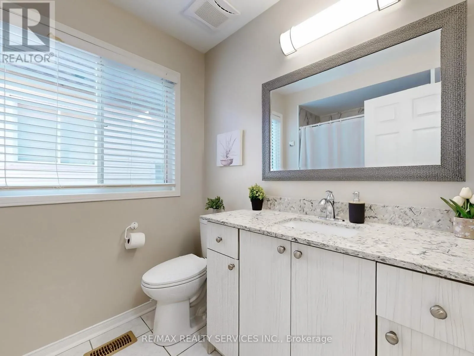 96 - 5230 GLEN ERIN DRIVE