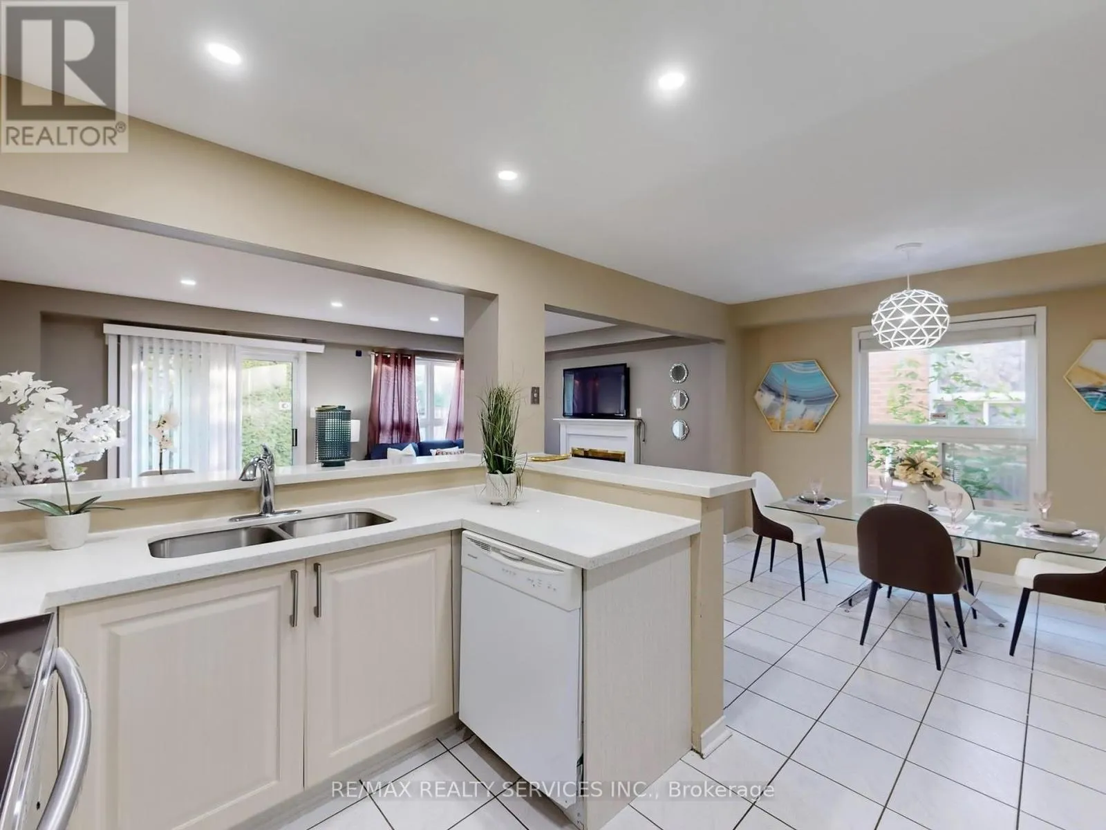 96 - 5230 GLEN ERIN DRIVE