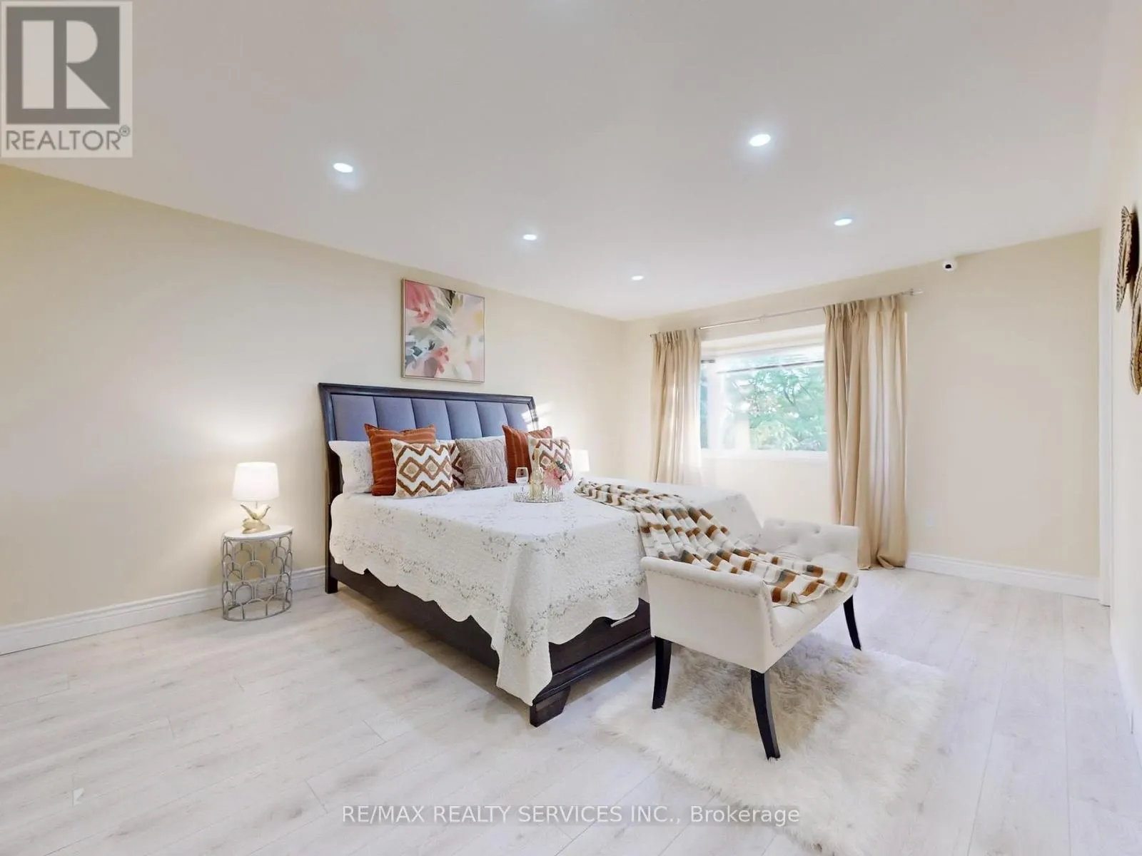 96 - 5230 GLEN ERIN DRIVE