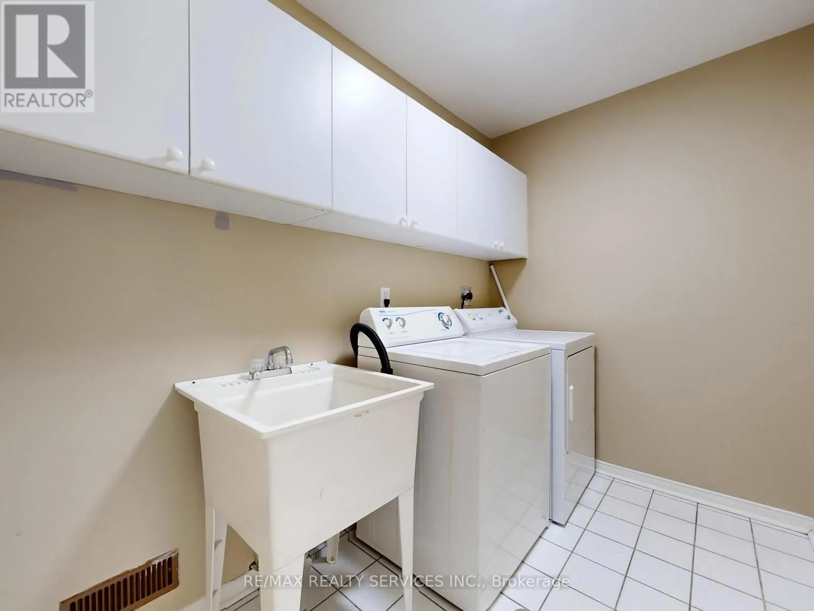 96 - 5230 GLEN ERIN DRIVE