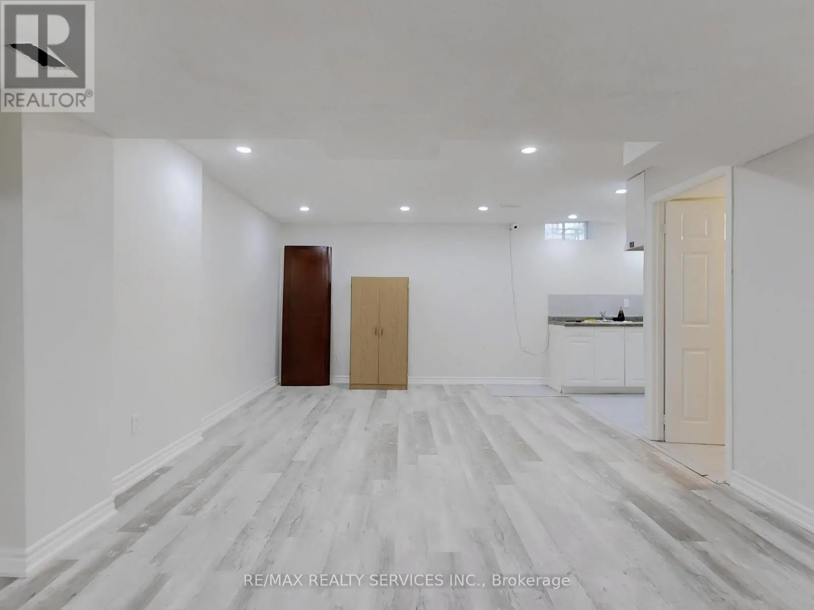 96 - 5230 GLEN ERIN DRIVE