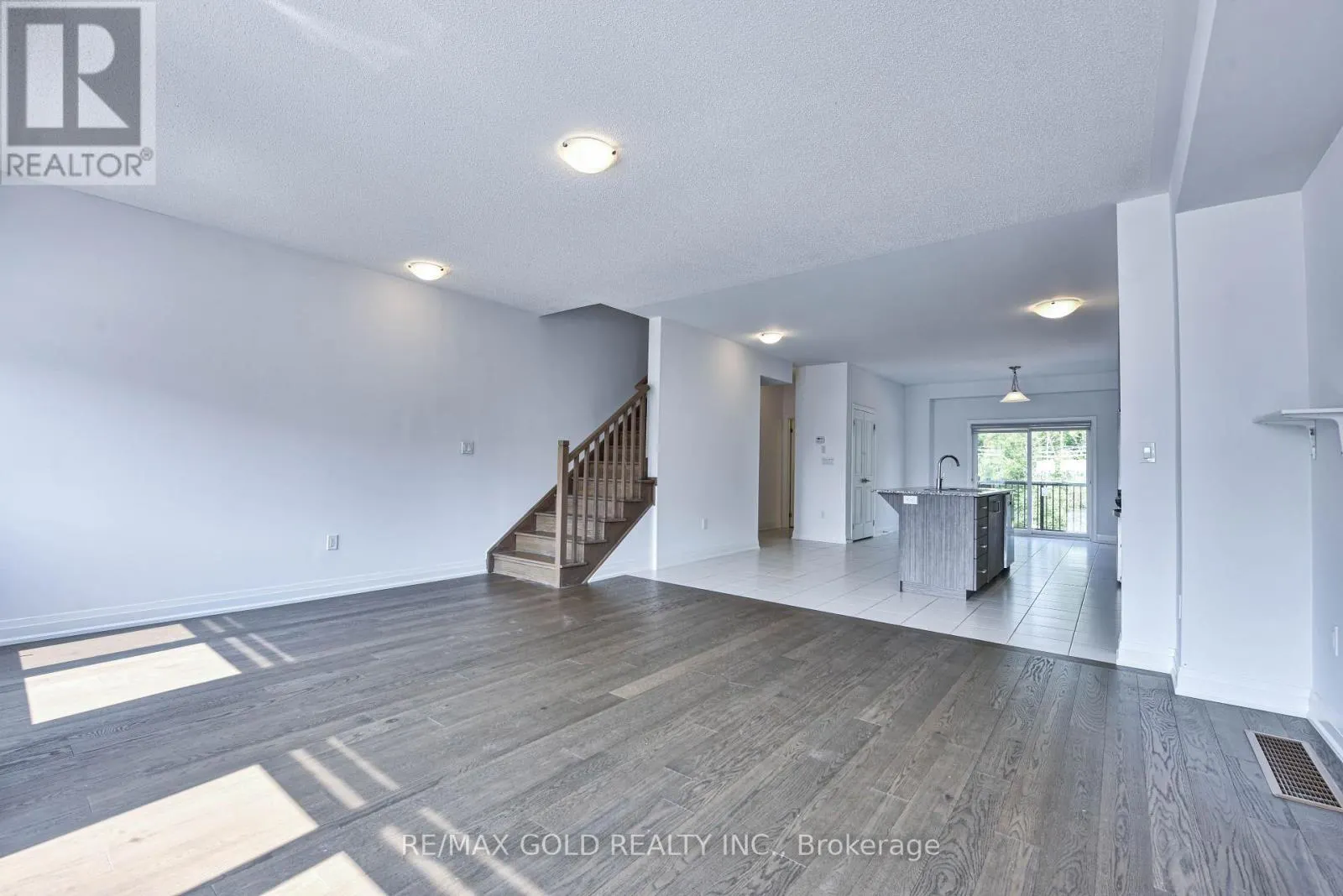 48 WINDTREE WAY