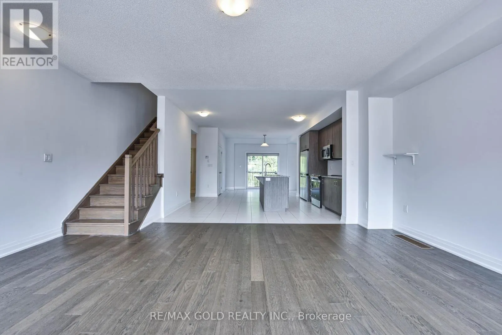 48 WINDTREE WAY