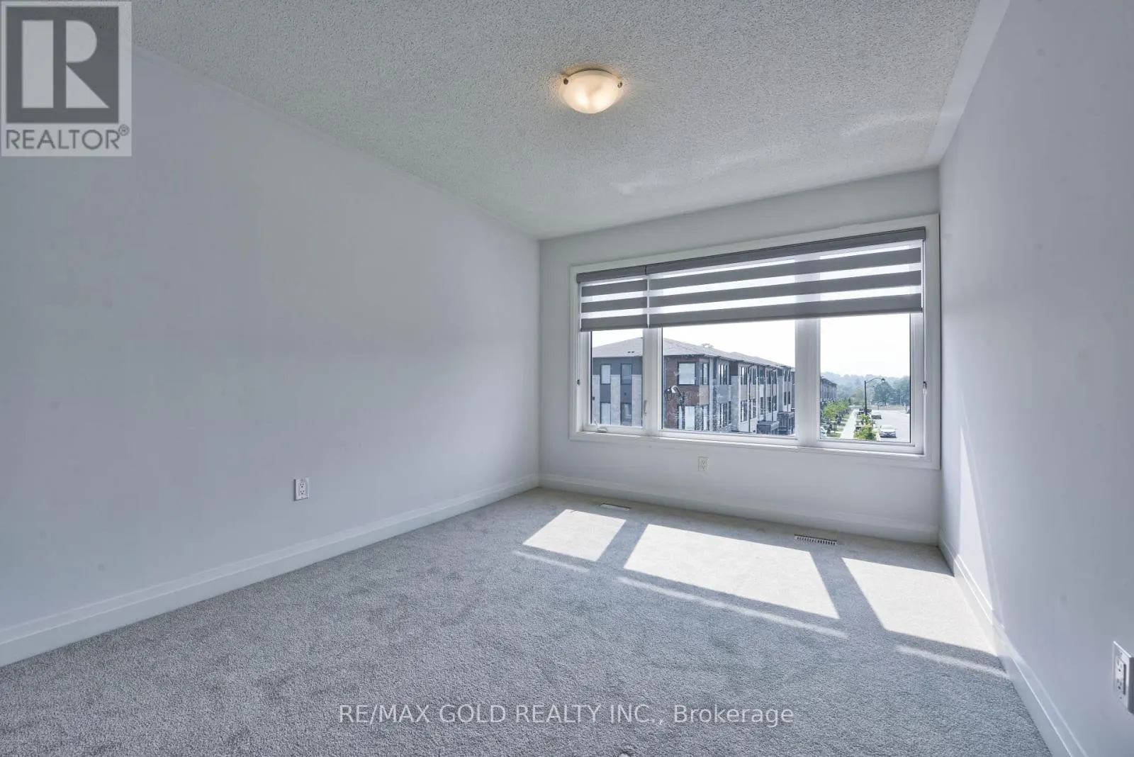48 WINDTREE WAY