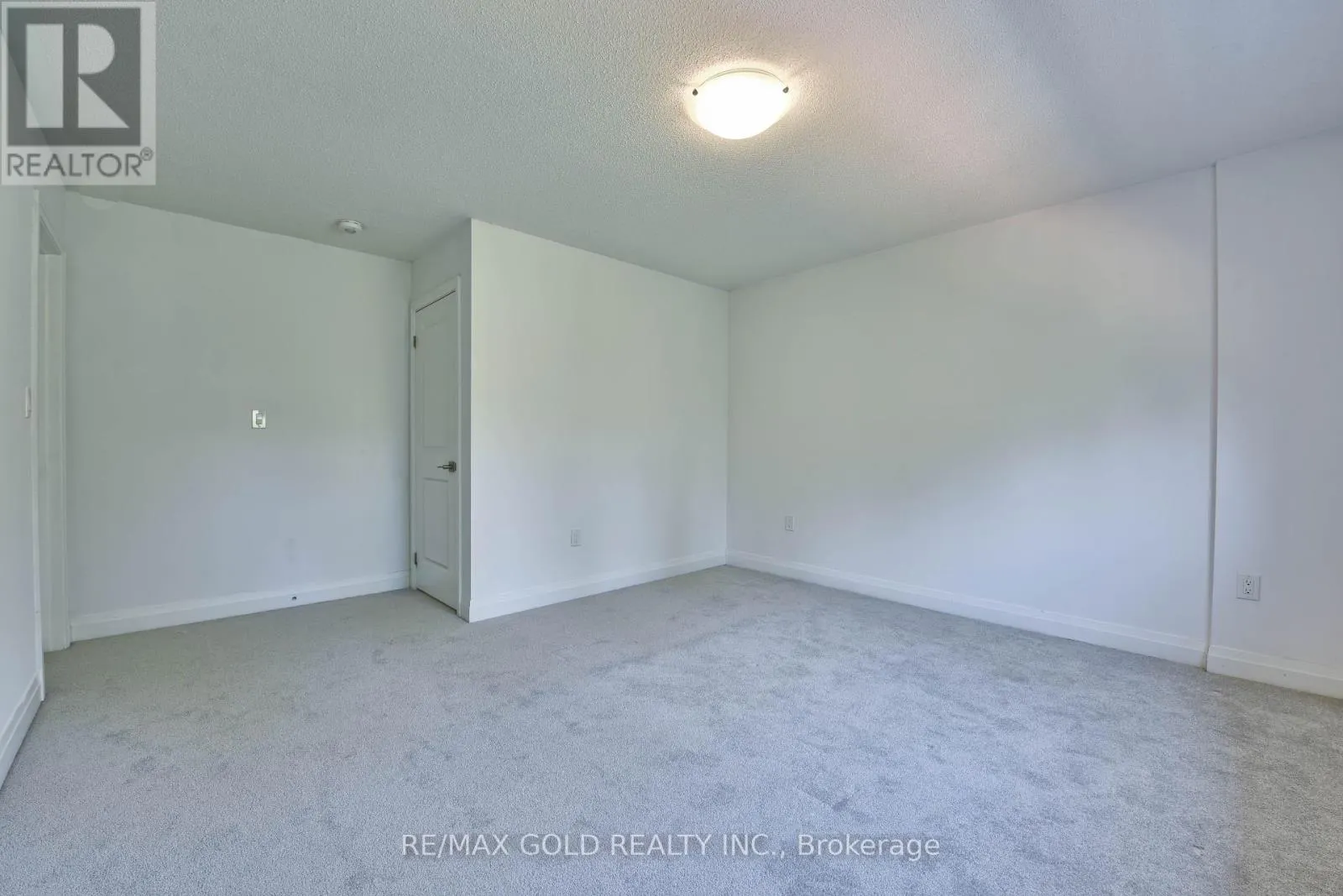 48 WINDTREE WAY