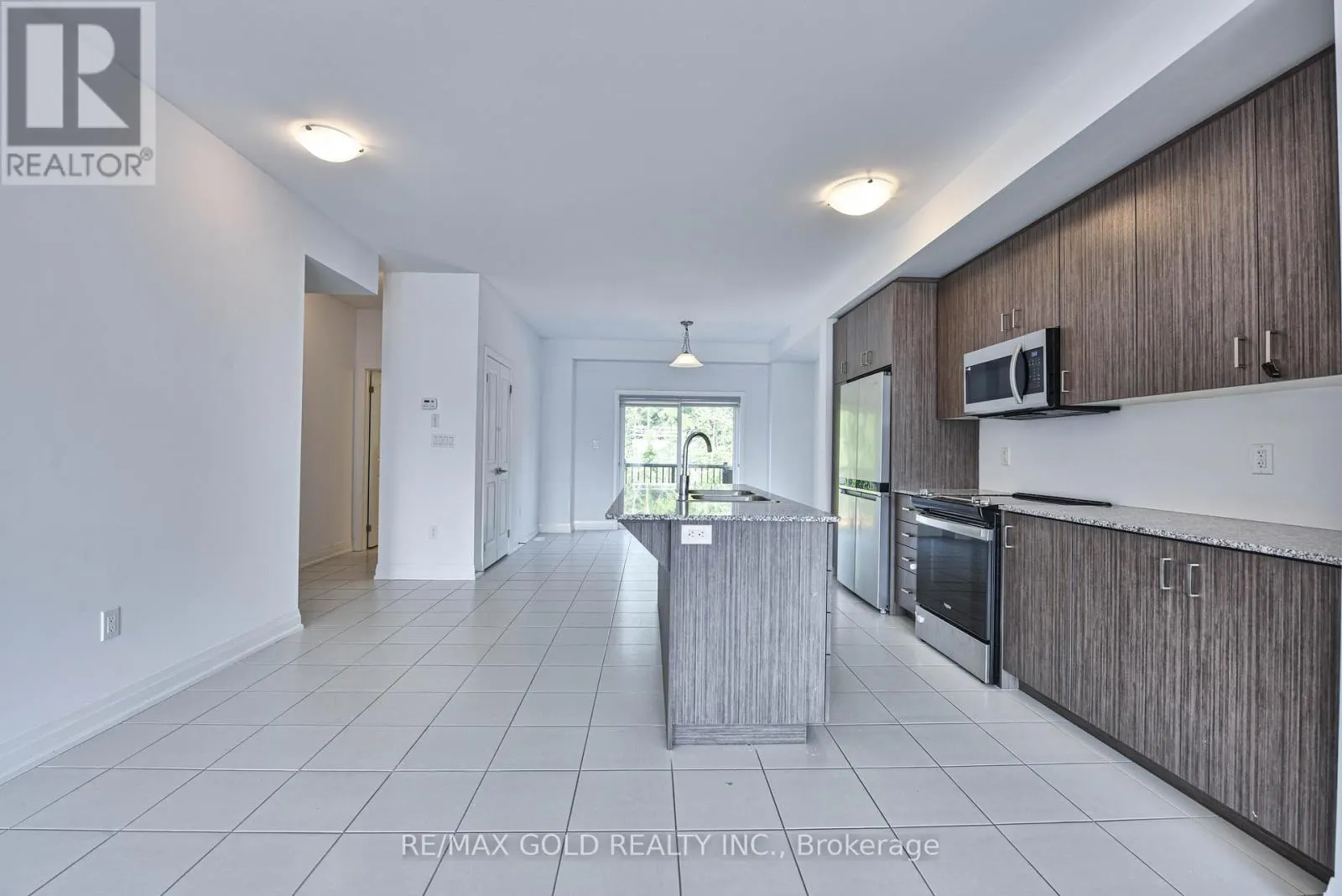 48 WINDTREE WAY