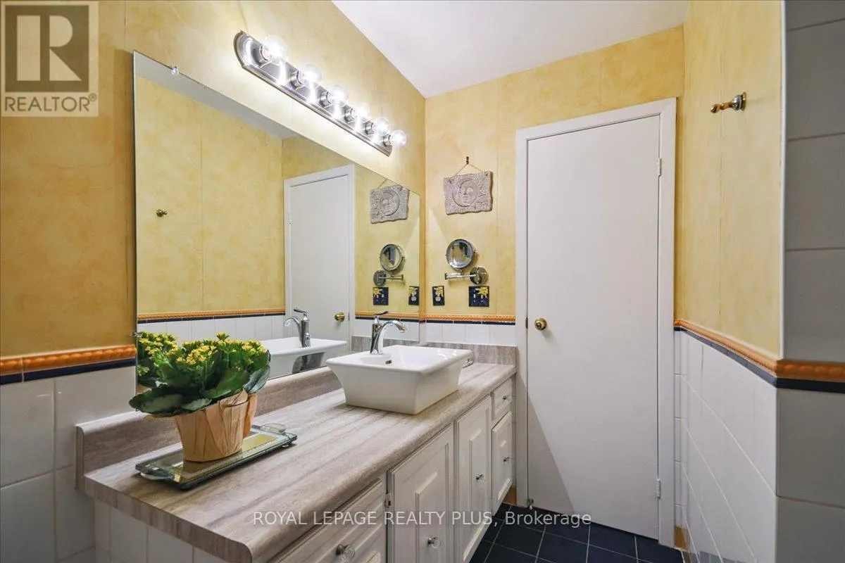 103 - 1951 RATHBURN ROAD E