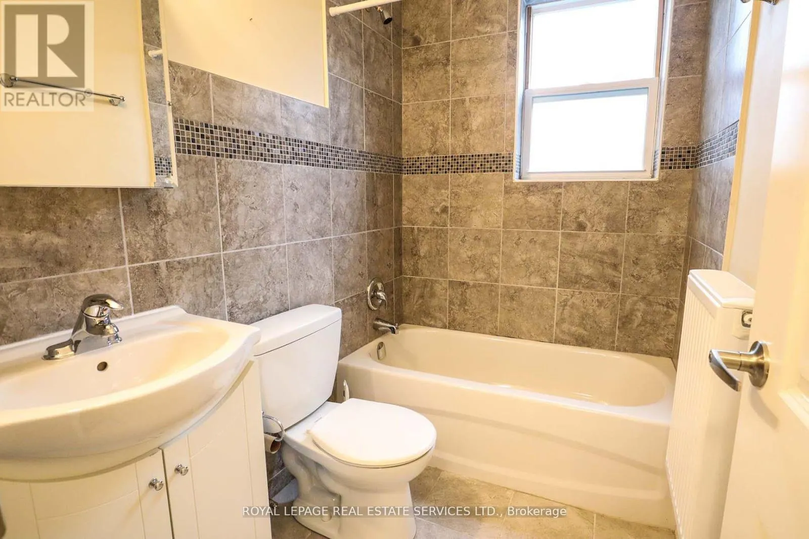 #1 - 61 THIRD STREET
