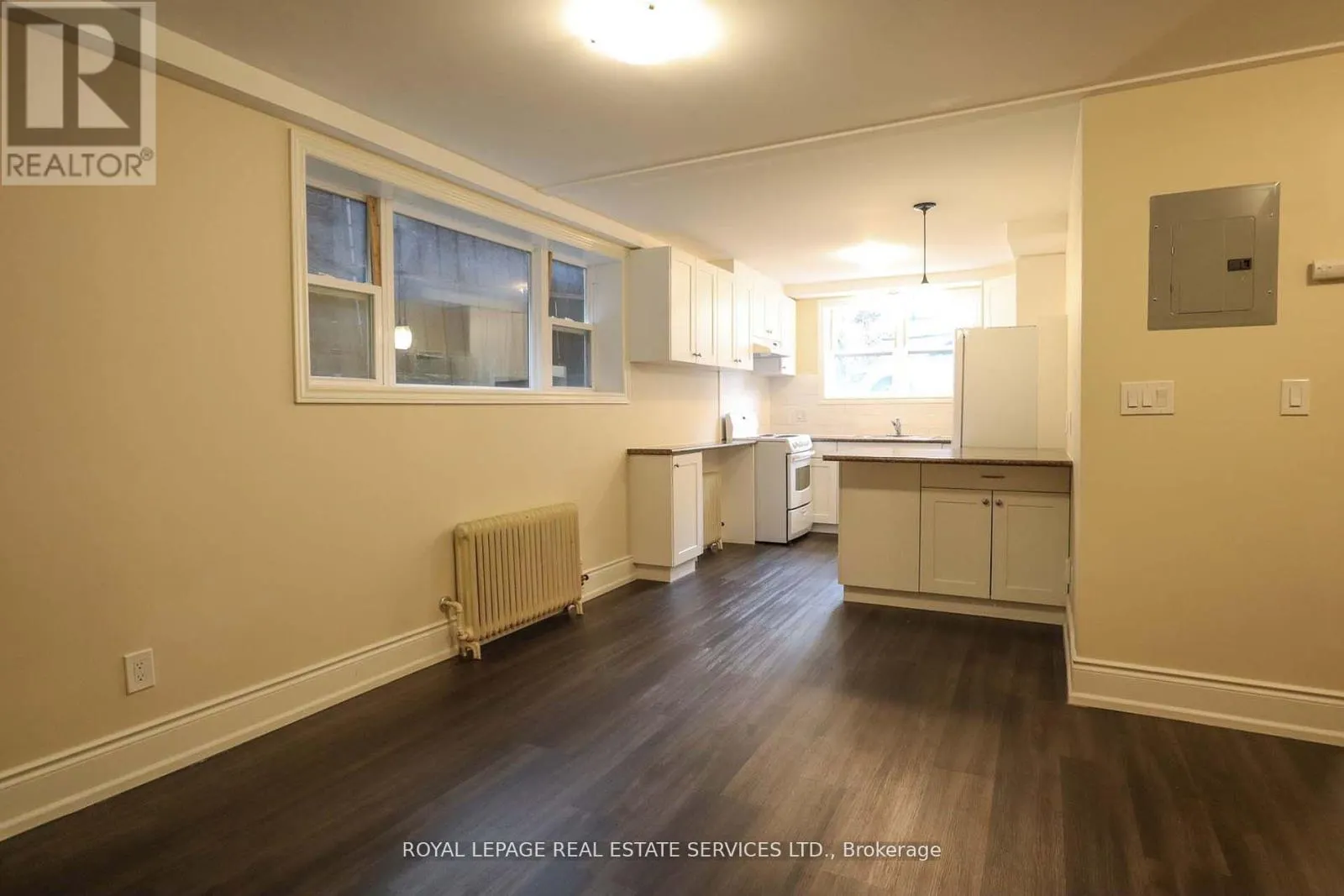 #1 - 61 THIRD STREET