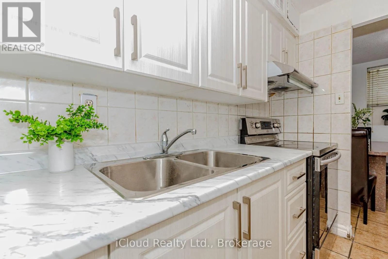 103 - 3555 DERRY ROAD E