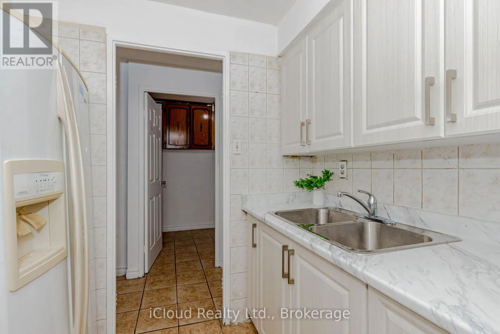103 - 3555 DERRY ROAD E