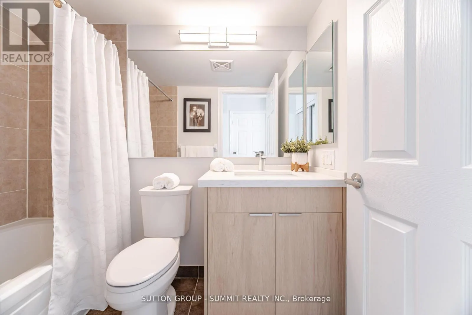 2310 - 310 BURNHAMTHORPE ROAD W
